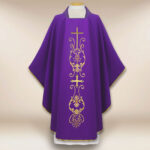 Casula liturgica con motivo della croce