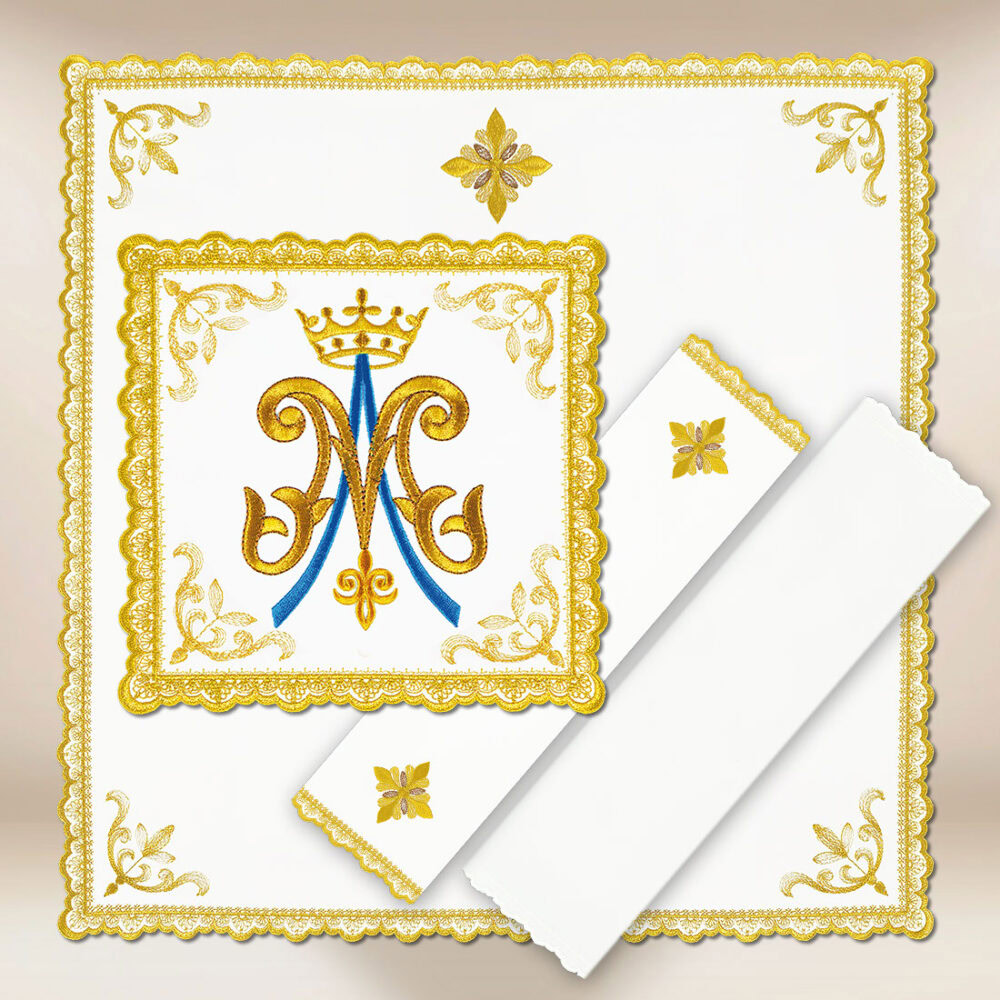 Servizio da messa ricamato mariano
