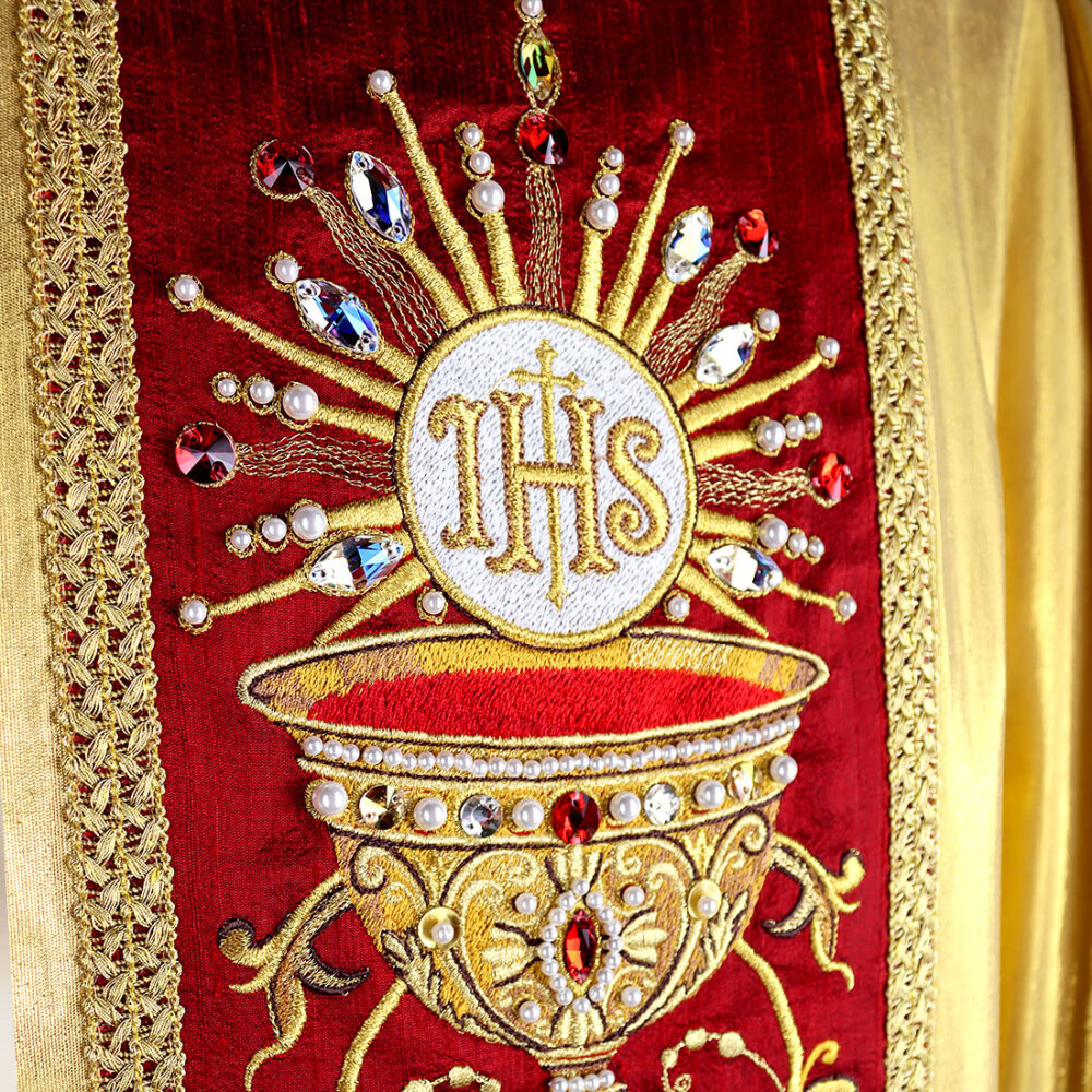 Casula sacerdotale in seta ricamata