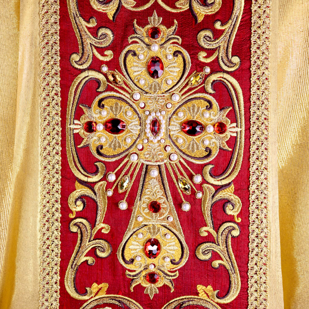 Casula sacerdotale in seta ricamata
