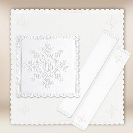 Servizio da messa bianco IHS