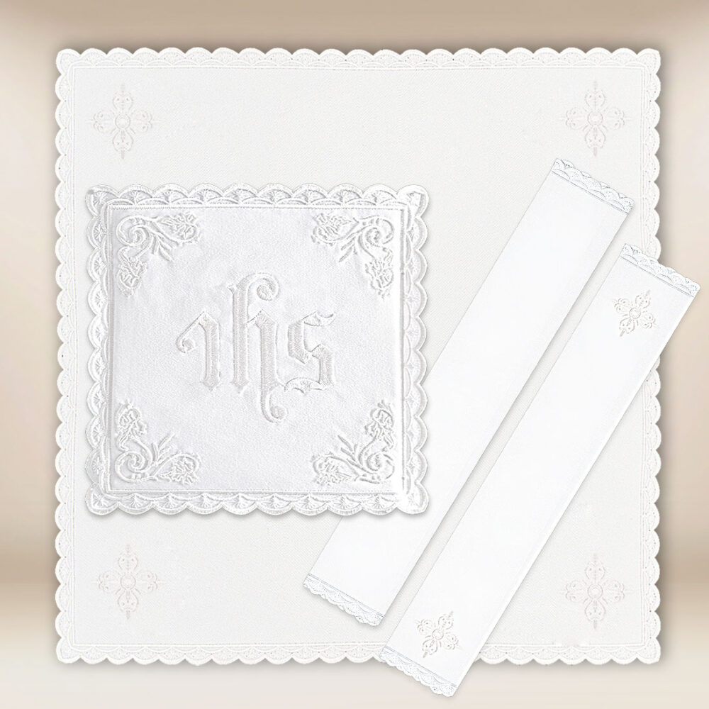 Servizio da messa bianco Servizio da messa bianco
