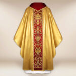 Casula sacerdotale in seta ricamata