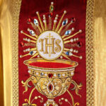 Casula sacerdotale in seta ricamata